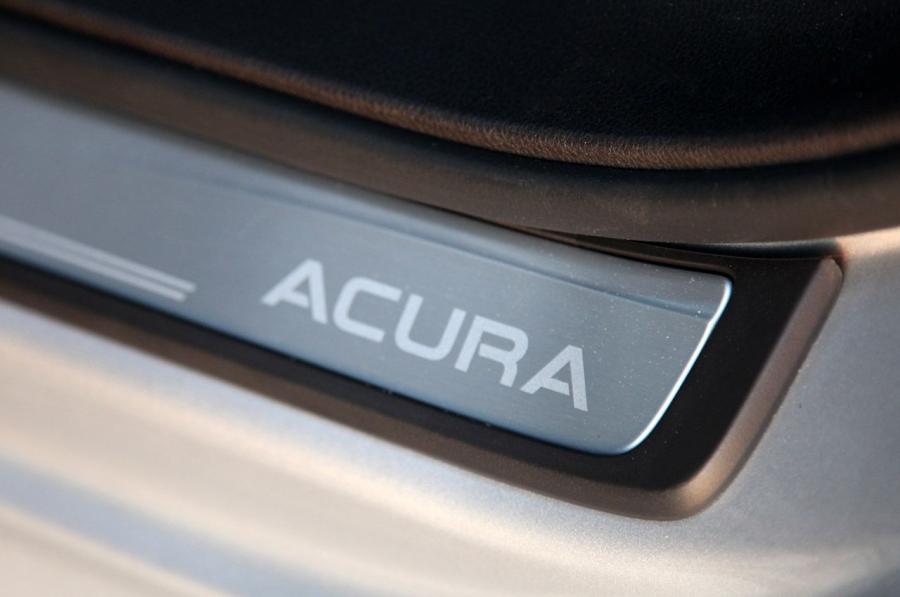 Детали интерьера Acura RDX (TB3/4) 2012 года  (фото 65 из 122)